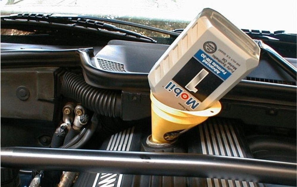 фото: Переваги використання синтетичної олії93